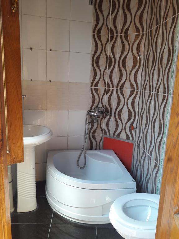 Daviti Tbilisi Hotell Exteriör bild