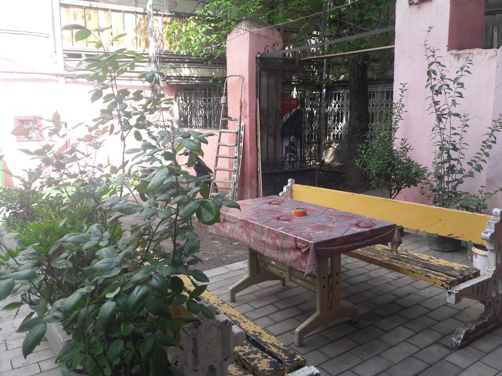 Daviti Tbilisi Hotell Exteriör bild